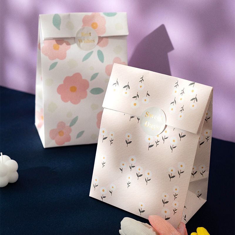 Artistic Flower Paper Special Occasion Gift Bags 1 Set