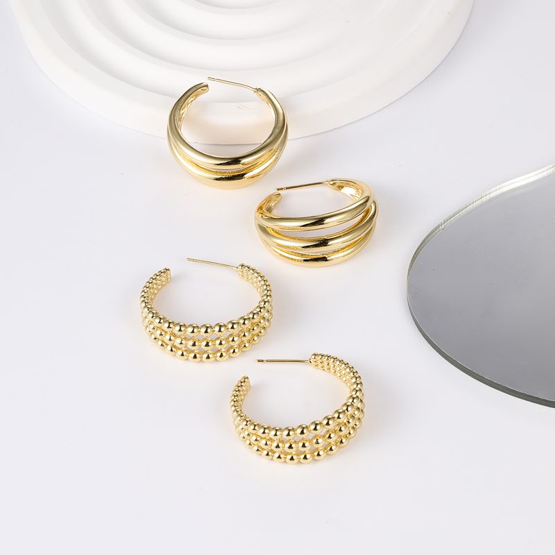 1 Paar Einfacher Stil C-form Perlen Vergoldet Kupfer Vergoldet Ohrstecker