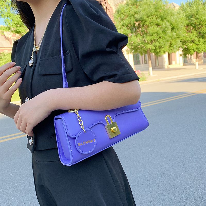 Femmes Moyen Toutes Les Saisons Faux Cuir Couleur Unie Vêtement De Rue Carré Bloquer Sac Sous Les Bras