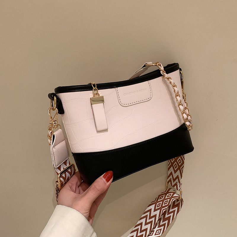Women's Medium Pu Leather Marble Fashion Shell Zipper Crossbody Bag