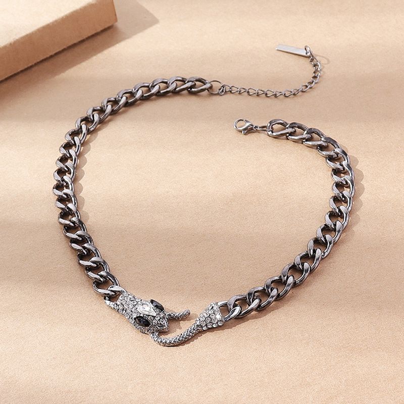 Fashion Snake Alloy Inlay Rhinestones Women's Necklace 1 Piece