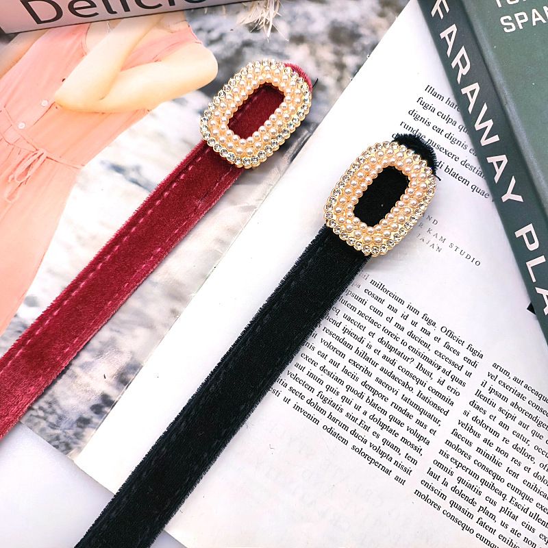 Fashion Solid Color Alloy Diamond Artificial Pearls Women's Leather Belts