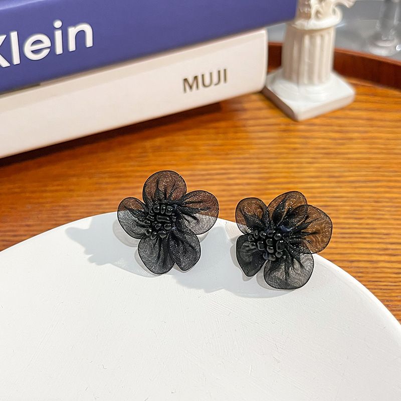 Simple Style Flower Cloth Lace Women's Ear Studs 1 Pair