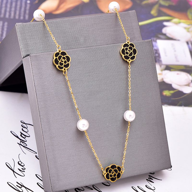 Retro Flower Titanium Steel Epoxy Artificial Pearls Necklace