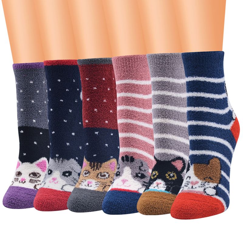 Women's Cartoon Style Cat Polyester Coral Fleece Crew Socks