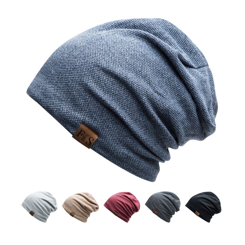 قبعة صغيرة قطيفة بتصميم بسيط للجنسين بلون واحد