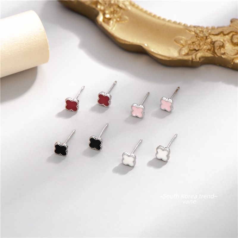 Simple Style Flower Silver Epoxy Ear Studs 1 Pair