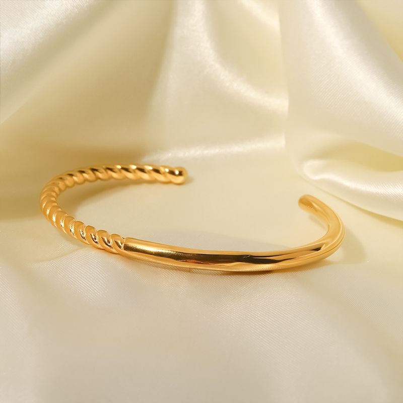 Fashion Solid Color Stainless Steel Plating Bangle