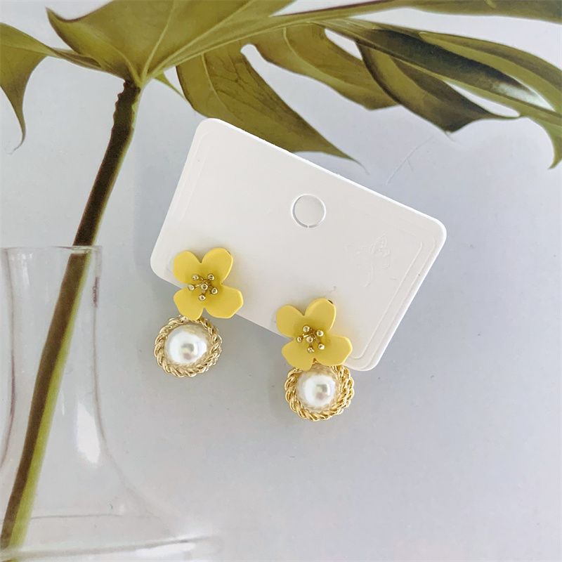 Sweet Flower Alloy Inlay Artificial Pearls Women's Ear Studs 1 Pair