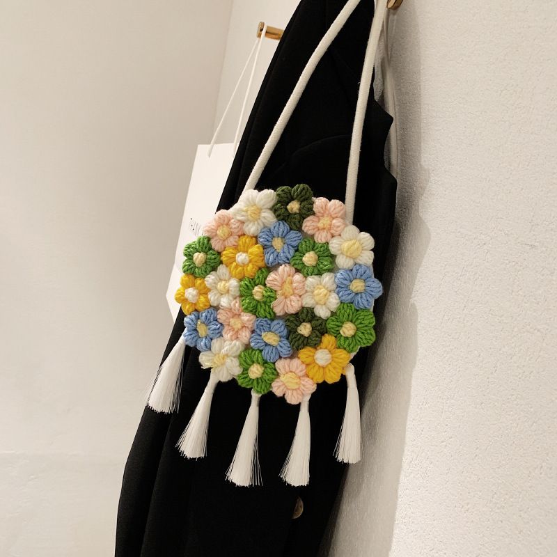 Women's Medium Cotton And Linen Flower Cute Tassel Round Magnetic Buckle Crossbody Bag
