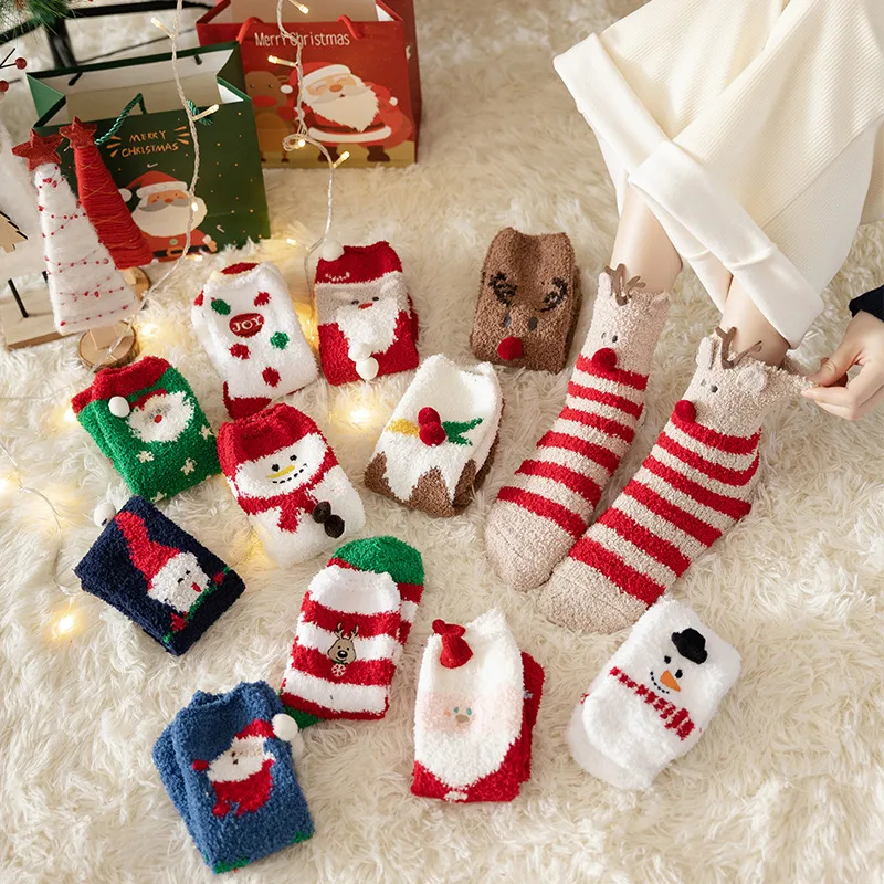 Mujeres Estilo Simple Árbol De Navidad Papá Noel Monigote De Nieve Algodón Jacquard Calcetines De Tripulación