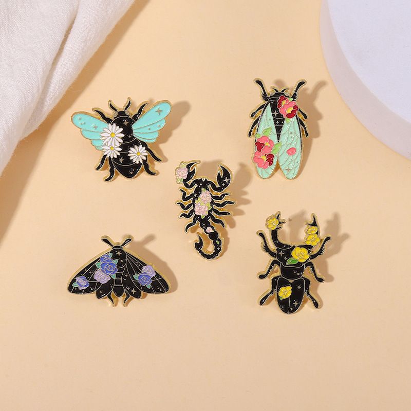 Streetwear Insect Alloy Plating Unisex Brooches
