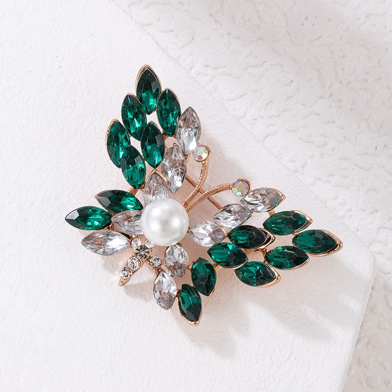Fashion Butterfly Alloy Inlay Rhinestones Women's Brooches