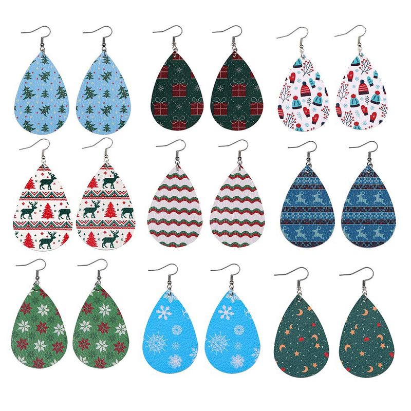 Fashion Christmas Tree Water Droplets Snowflake Pu Leather Women's Earrings 1 Pair