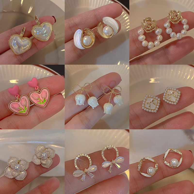1 Pair Retro Heart Shape Flower Alloy Plating Artificial Pearls Rhinestones Women's Drop Earrings