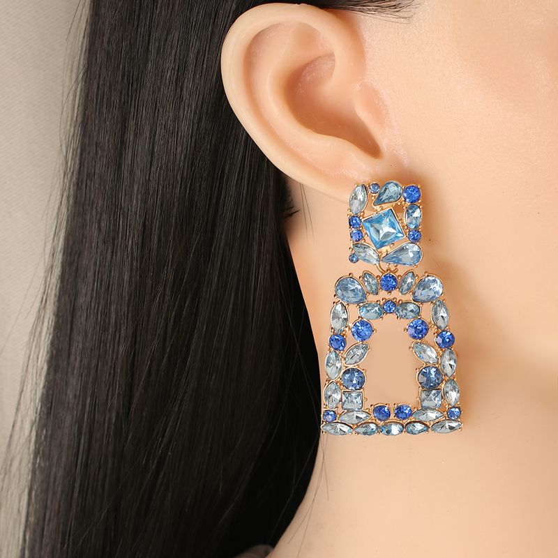 1 Pair Fashion Trapezoid Alloy Hollow Out Rhinestones Women's Chandelier Earrings Drop Earrings