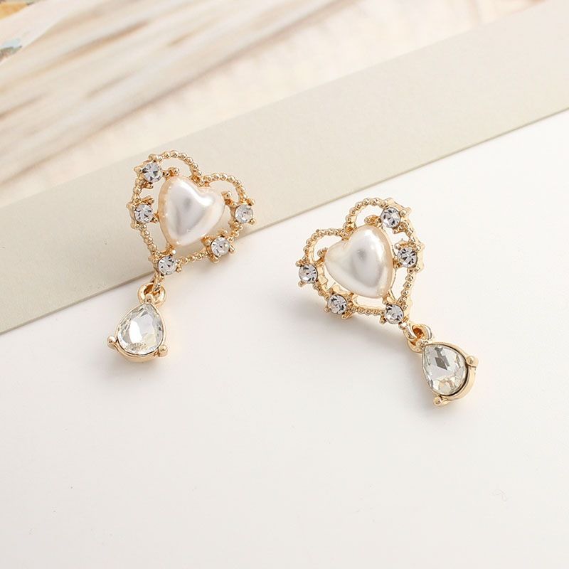 1 Pair Simple Style Heart Shape Alloy Inlay Artificial Pearls Zircon Women's Drop Earrings