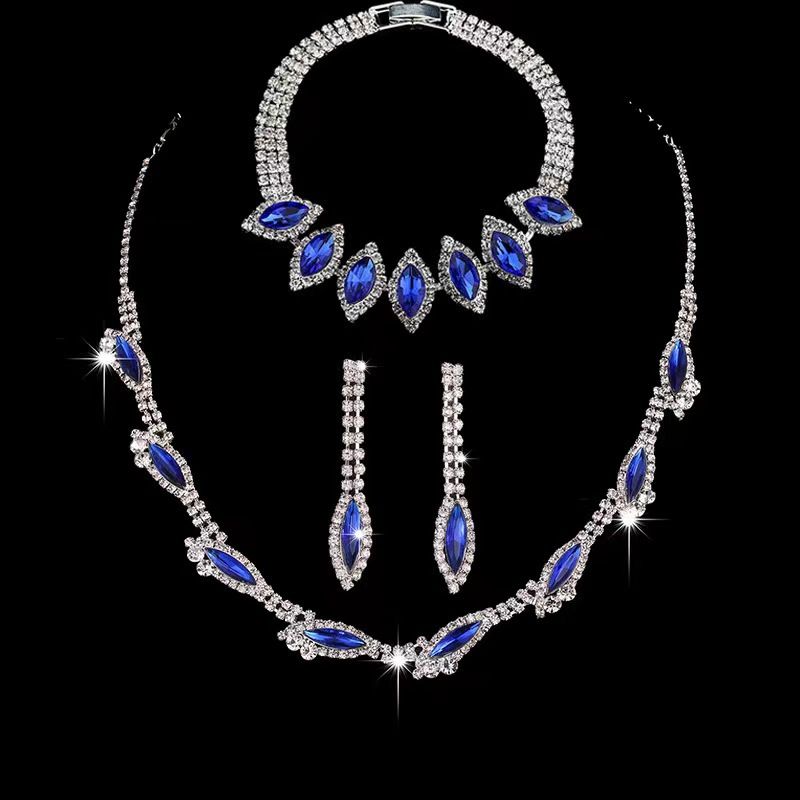 Fashion Horse Eye Arylic Copper Claw Chain Inlay Rhinestones Earrings Necklace 1 Set