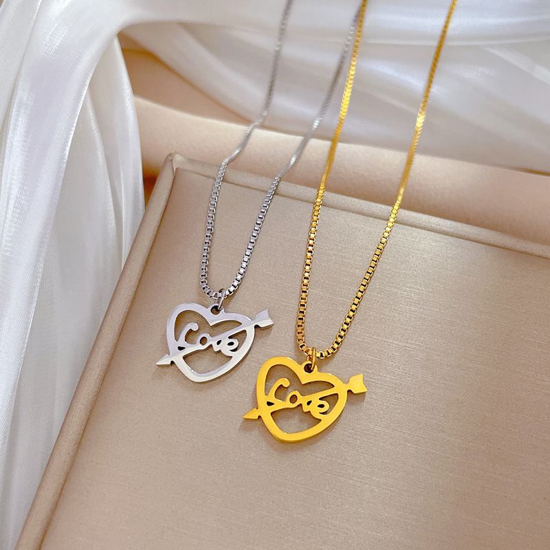 Mode Lettre Forme De Cœur Acier Au Titane Pendentif 1 Pièce