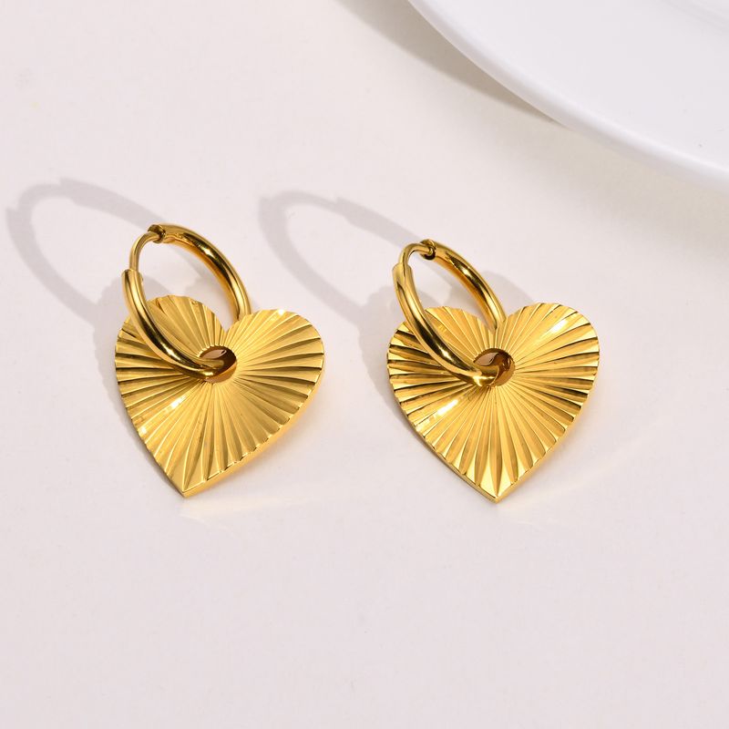 Moda Forma De Corazón Acero Inoxidable Enchapado Aretes 1 Par