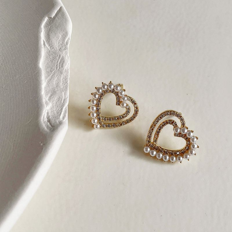 1 Pair Fashion Heart Shape Metal Inlay Artificial Pearls Artificial Diamond Women's Ear Studs