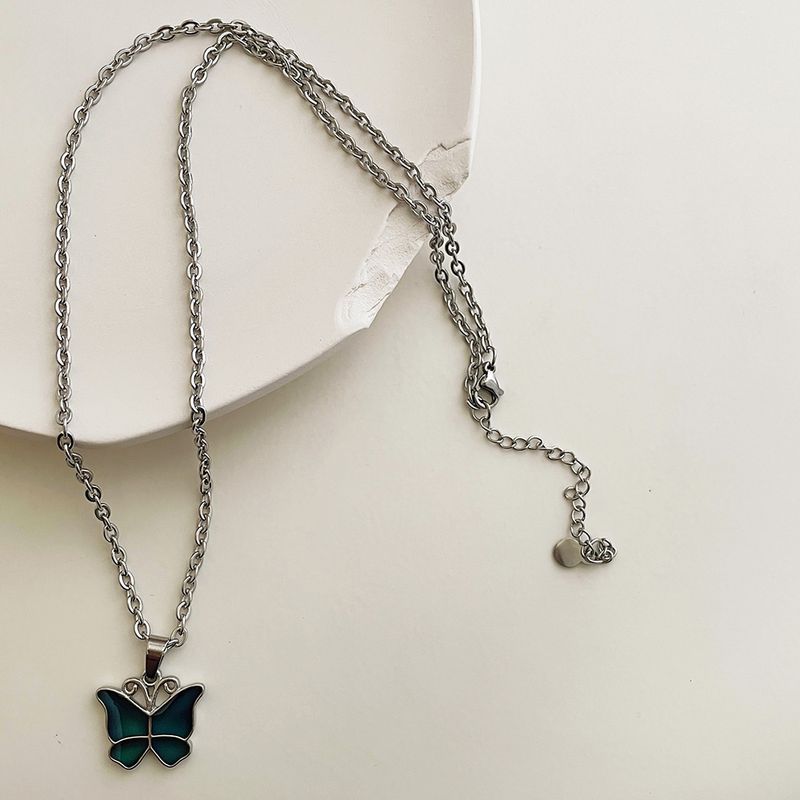 1 Stück Mode Schmetterling Metall Emaille Frau Halskette Mit Anhänger