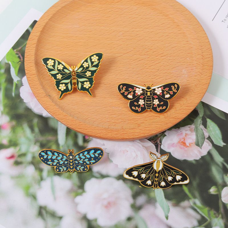 Mode Tier Schmetterling Legierung Einbrennlack Unisex Broschen
