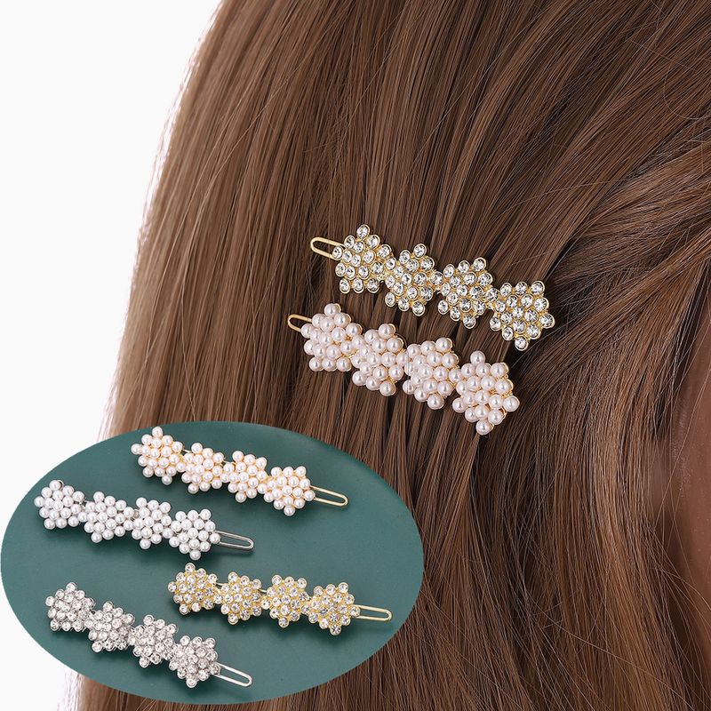 Moda Flor Aleación Enchapado Perlas Artificiales Diamantes De Imitación Pinza Para El Cabello 1 Pieza