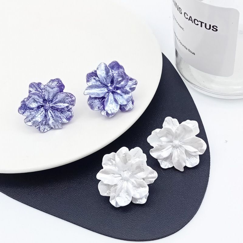 1 Pair Simple Style Flower Resin Women's Ear Studs