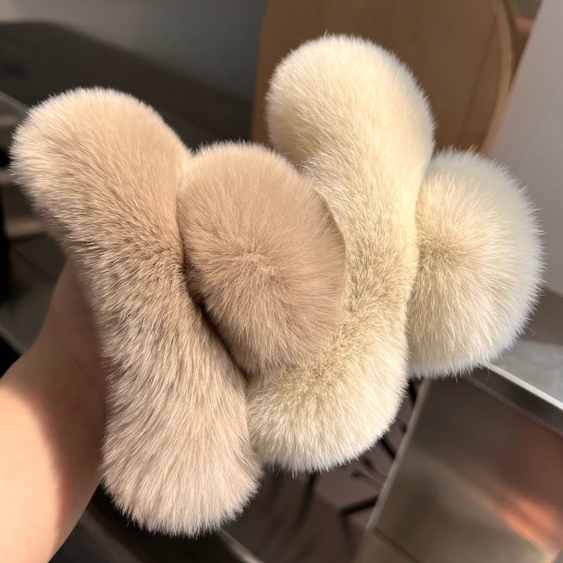 Sweet Solid Color Rabbit Fur Hair Claws