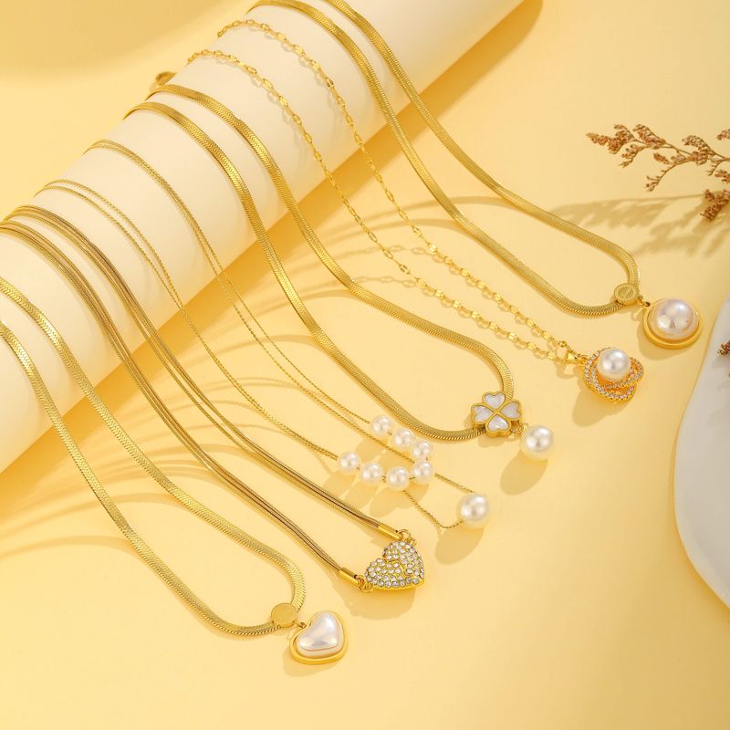 Titanium Steel 18K Gold Plated Simple Style Plating Inlay Heart Shape Rhinestones Pendant Necklace