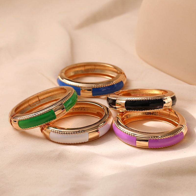 Retro Solid Color Alloy Enamel Women's Bangle