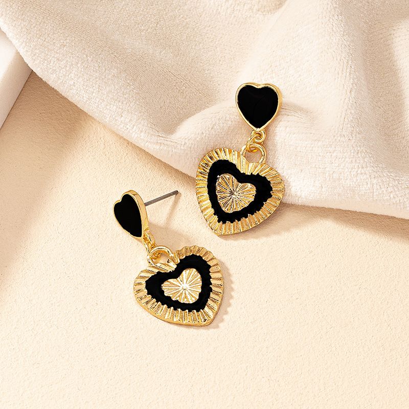1 Pair Vintage Style Heart Shape Plating Alloy Ear Studs