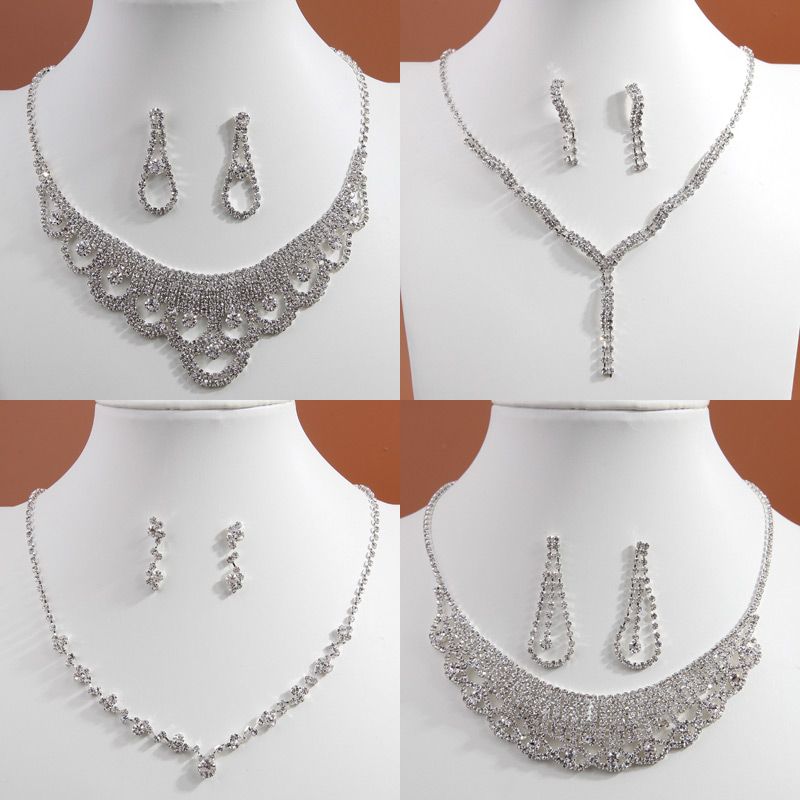 Estilo Simple Color Sólido Ferroaleaciones Embutido Diamantes De Imitación Mujeres Conjunto De Joyas