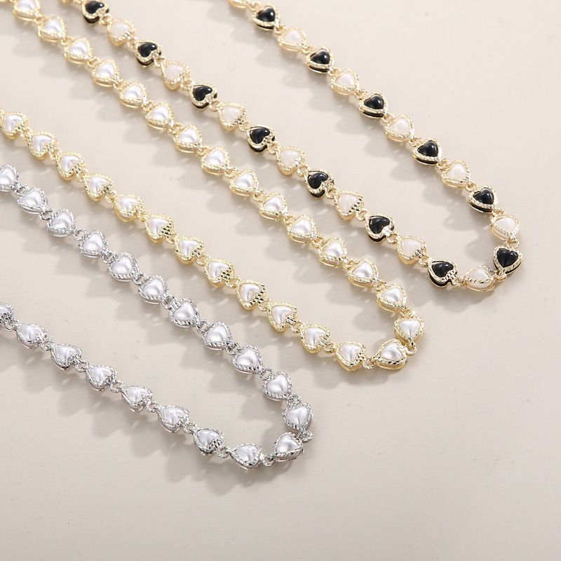 Großhandel Einfacher Stil Herzform Kupfer Perle 18 Karat Vergoldet Halskette