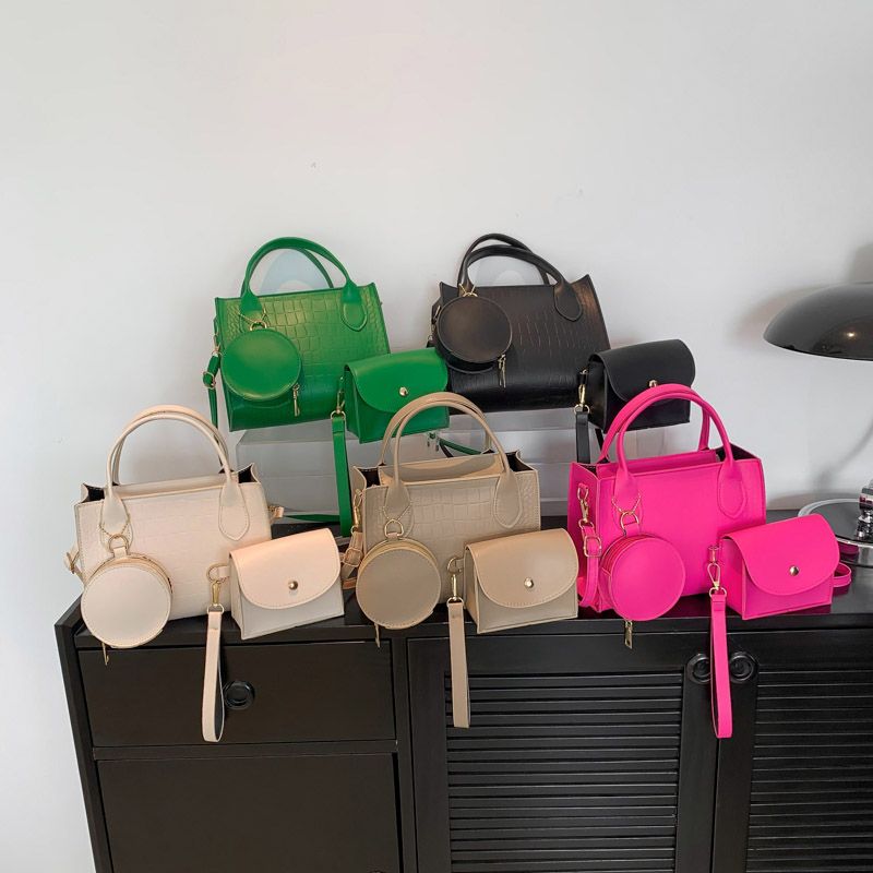 Women's All Seasons Pu Leather Solid Color Streetwear Square Zipper Handbag