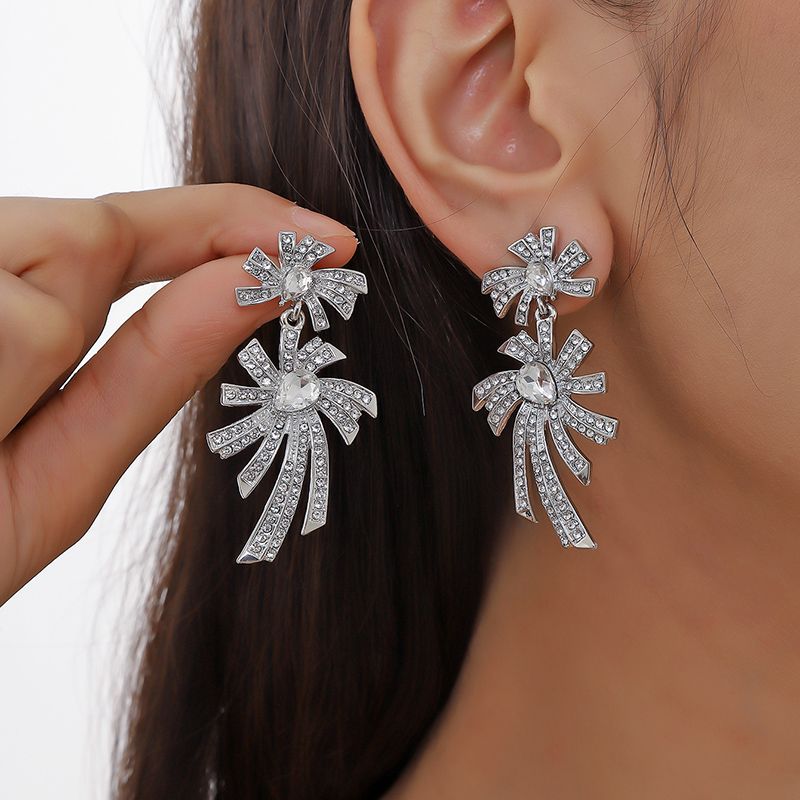 1 Pair Elegant Glam Fireworks Inlay Alloy Rhinestones Silver Plated Drop Earrings