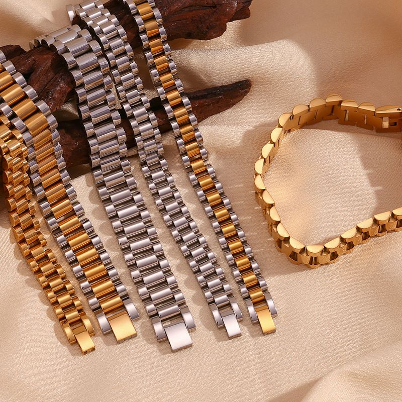 Einfacher Stil Klassischer Stil Einfarbig Rostfreier Stahl Überzug 18 Karat Vergoldet Frau Armbänder