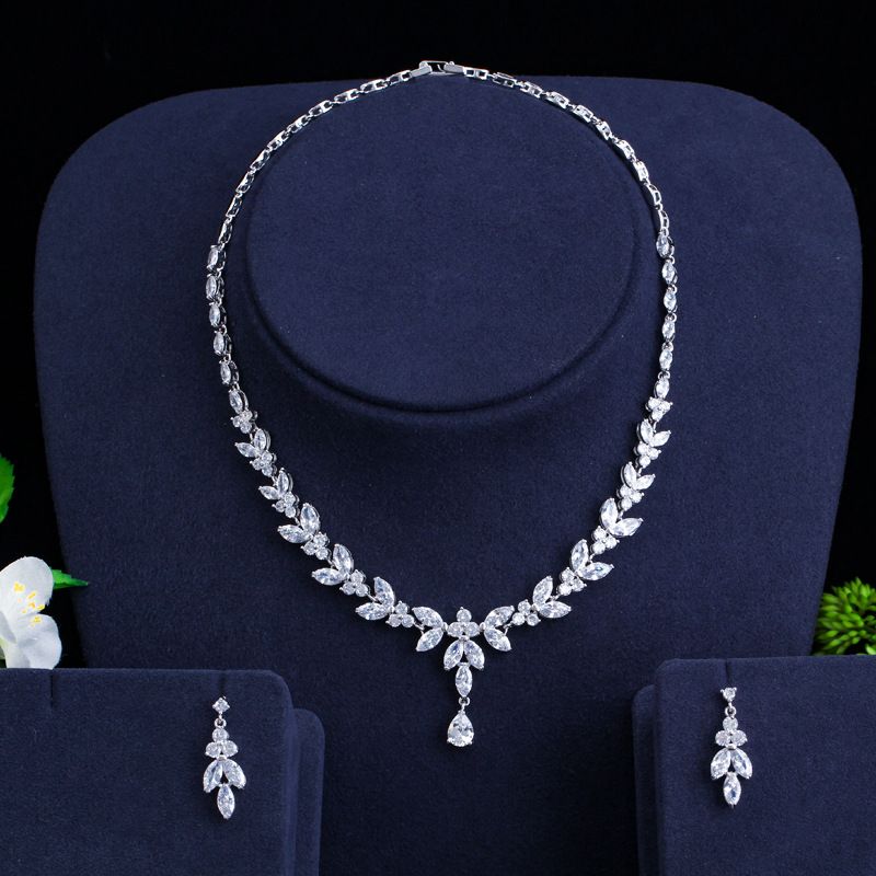 Copper 18K Gold Plated White Gold Plated Rhodium Plated Elegant Shiny Plating Inlay Flower Snowflake Artificial Gemstones Earrings Necklace