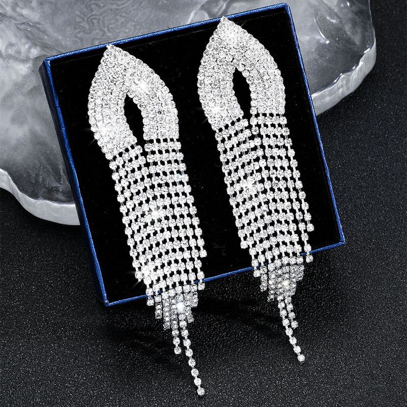 1 Pair Elegant Shiny Geometric Inlay Alloy Rhinestones Silver Plated Drop Earrings