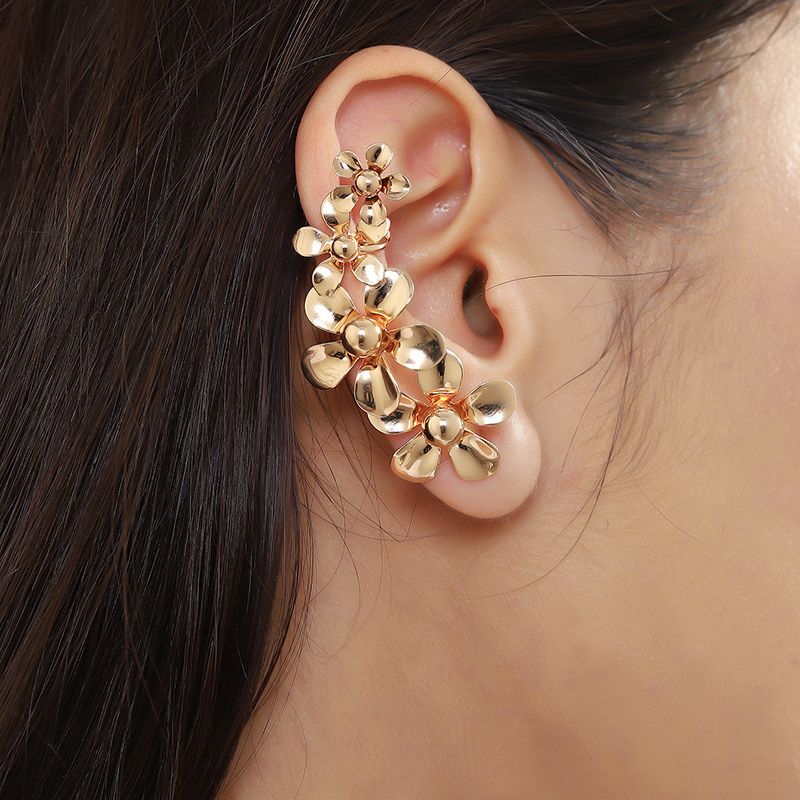 1 Pair Business Hip-hop Flower Plating Alloy Gold Plated Ear Studs
