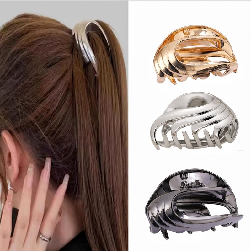 Elegant Solid Color Alloy Hollow Out Hair Claws