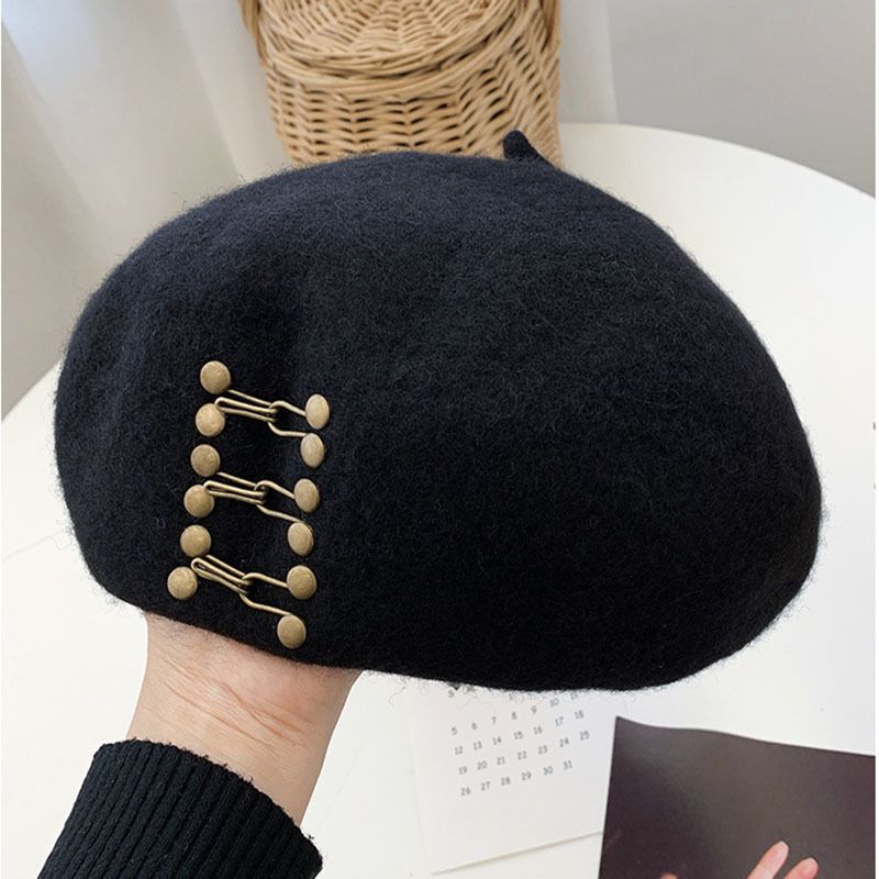 Women's Basic Retro British Style Solid Color Metal Button Eaveless Beret Hat