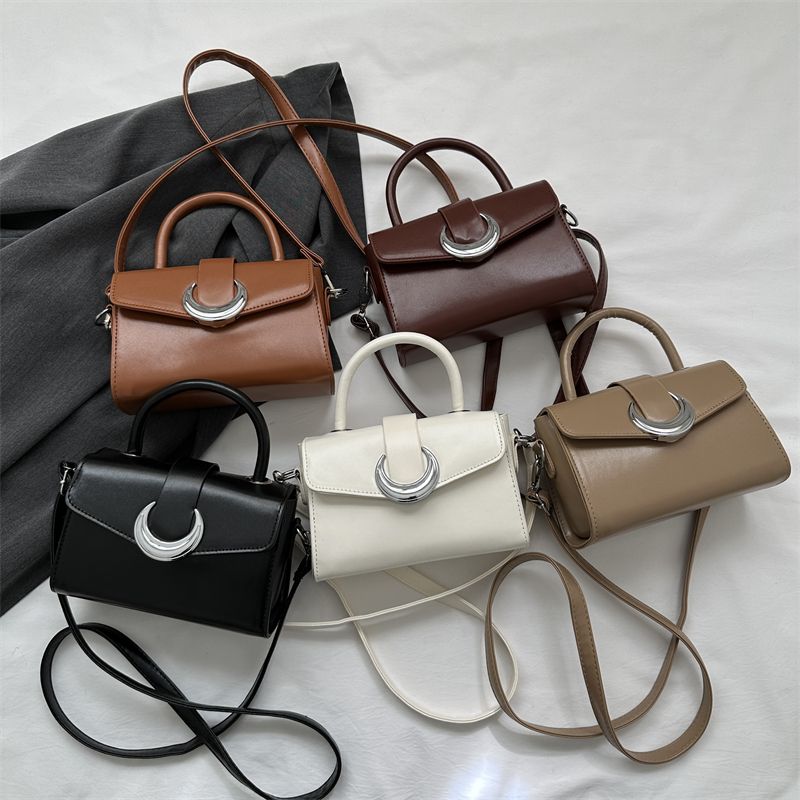 Women's Pu Leather Moon Solid Color Streetwear Square Magnetic Buckle Handbag
