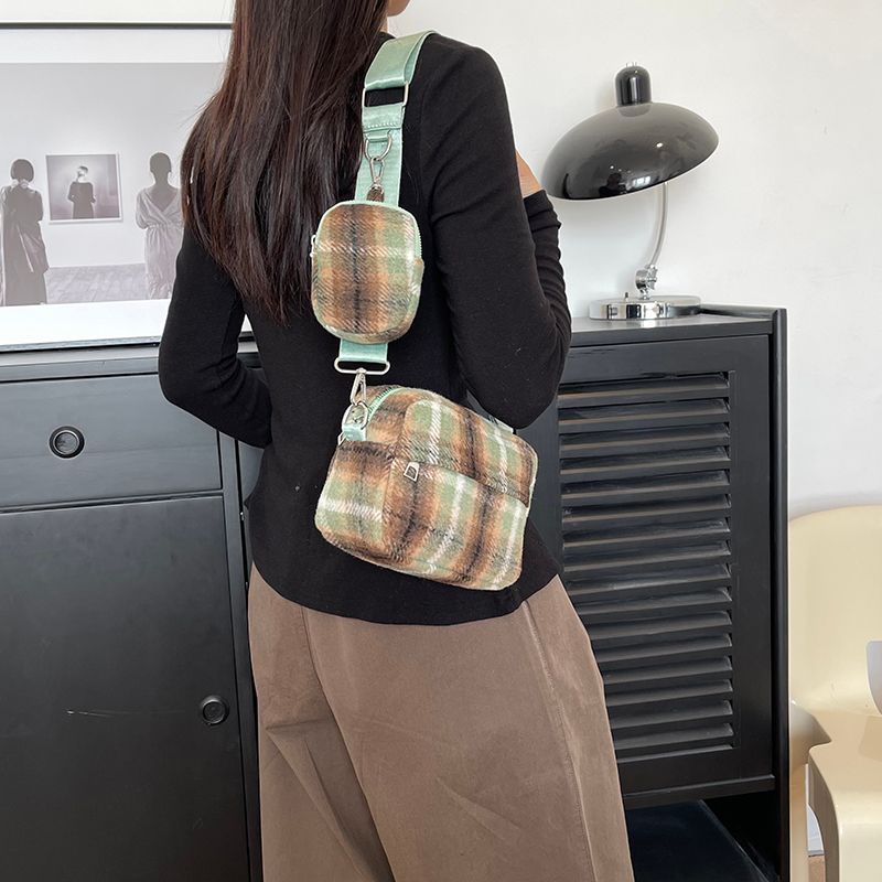 Women's Woolen Stripe Elegant Vacation Sewing Thread Square Zipper Shoulder Bag Bag Sets