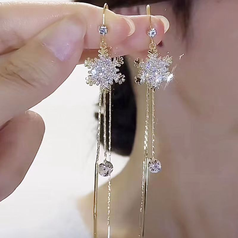 1 Pair Elegant Snowflake Artificial Crystal Drop Earrings