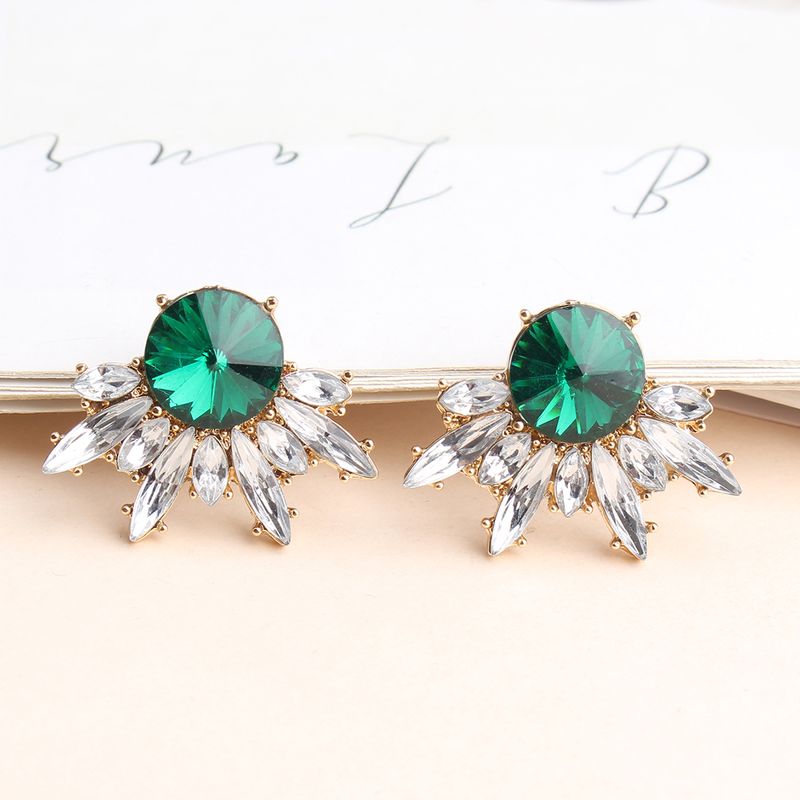 1 Pair Casual Elegant Shiny Leaves Plating Inlay Alloy Artificial Gemstones Gold Plated Ear Studs