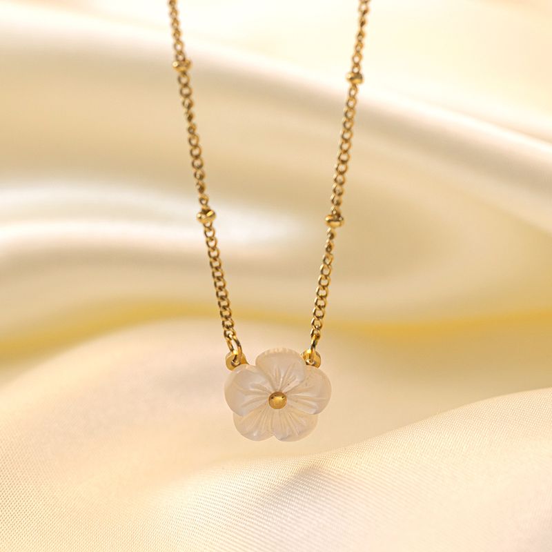 304 Stainless Steel 18K Gold Plated Vintage Style Plating Flower Pendant Necklace