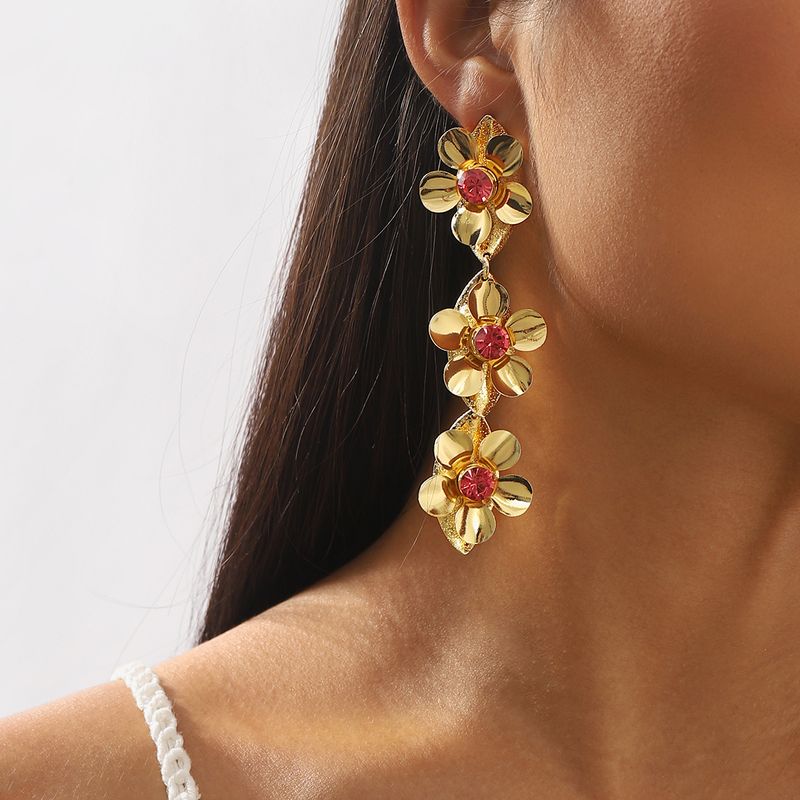 1 Pair Vintage Style Simple Style Flower Inlay Iron Rhinestones Drop Earrings