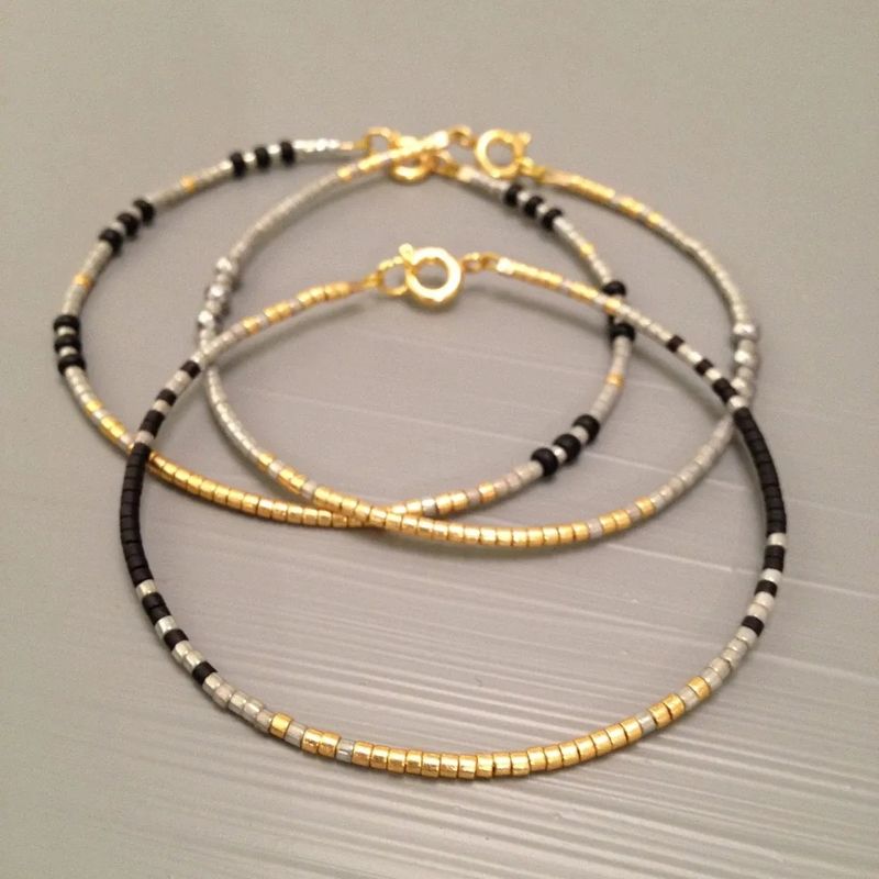 Estilo Ig Estilo Simple Ronda Cuenta De Semillas Cobre Con Cuentas Tejido De Punto Enchapado Chapado En Oro De 18 Quilates. Mujeres Pulsera